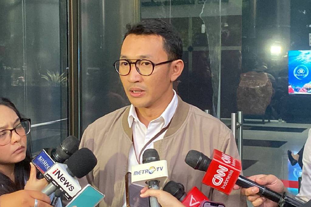 Akhirnya John Field Pemilik PT Blueray Menyerahkan Diri Ke KPK