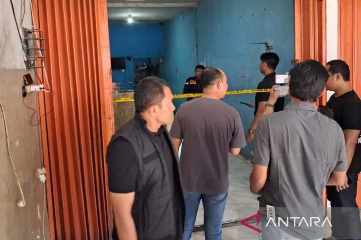 Mayat Pria Ditemukan di Freezer Kios Ayam Geprek Bekasi, Dua Motor dan Karyawan Hilang