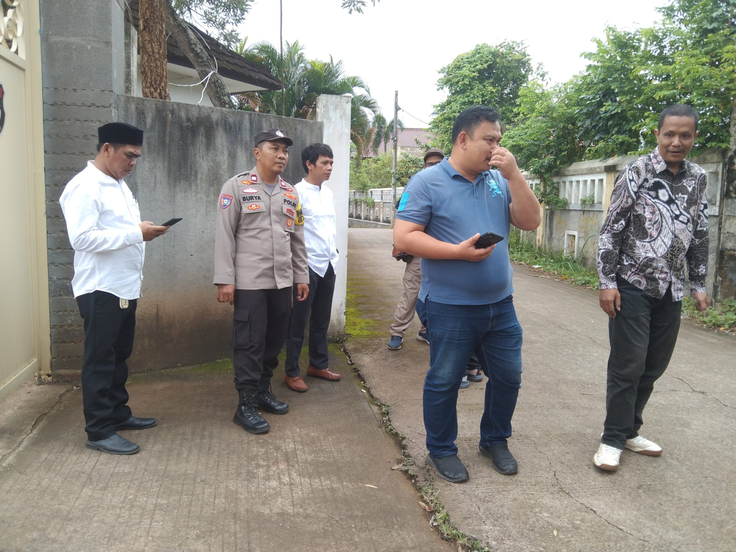 Kapolsek Serang Baru Monitoring Jalannya Sidang Lapangan Kasus Tanah Sengketa