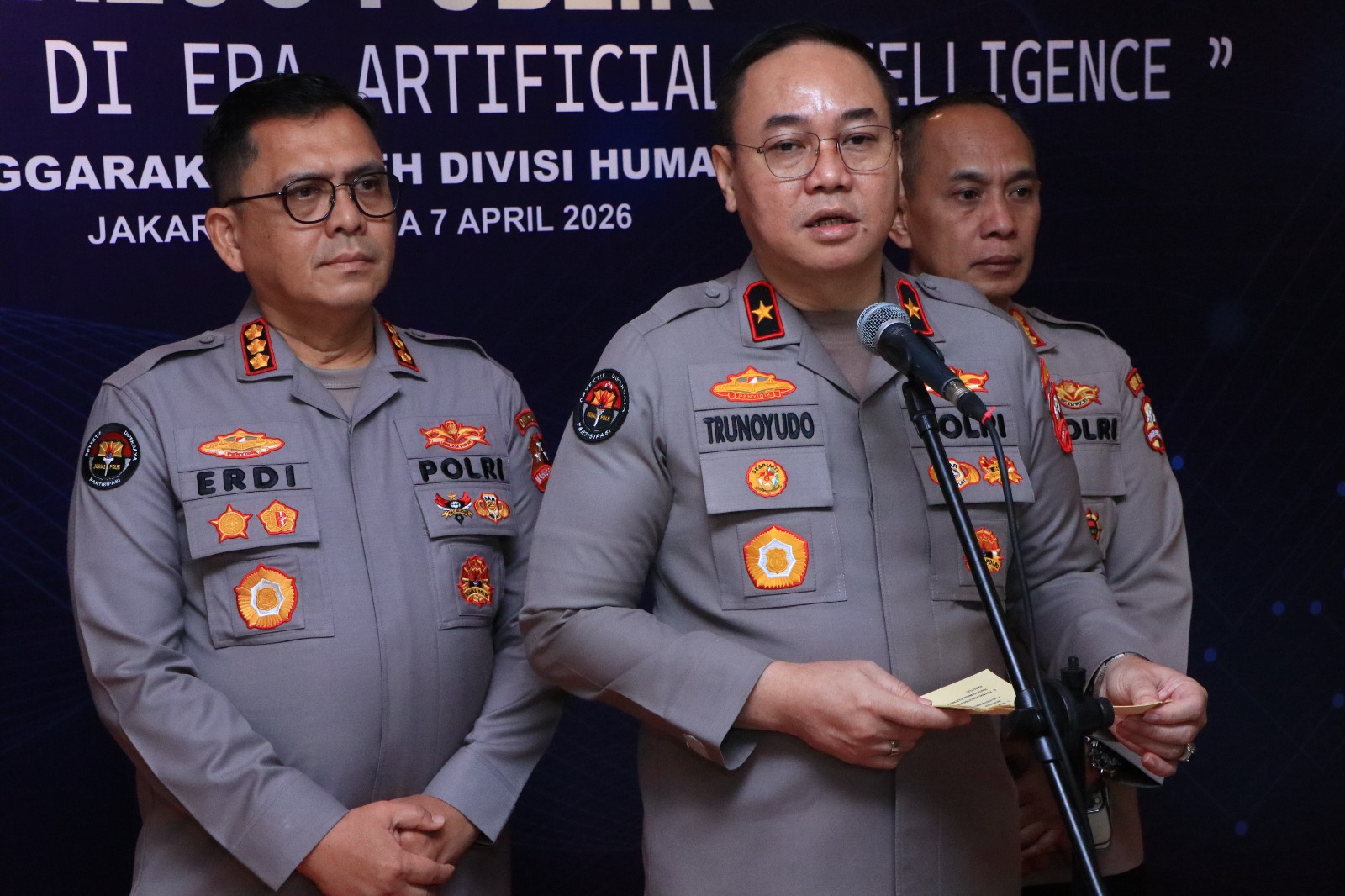 Hadapi Tantangan Hukum di Era AI, Divhumas Polri Gelar Dialog Publik