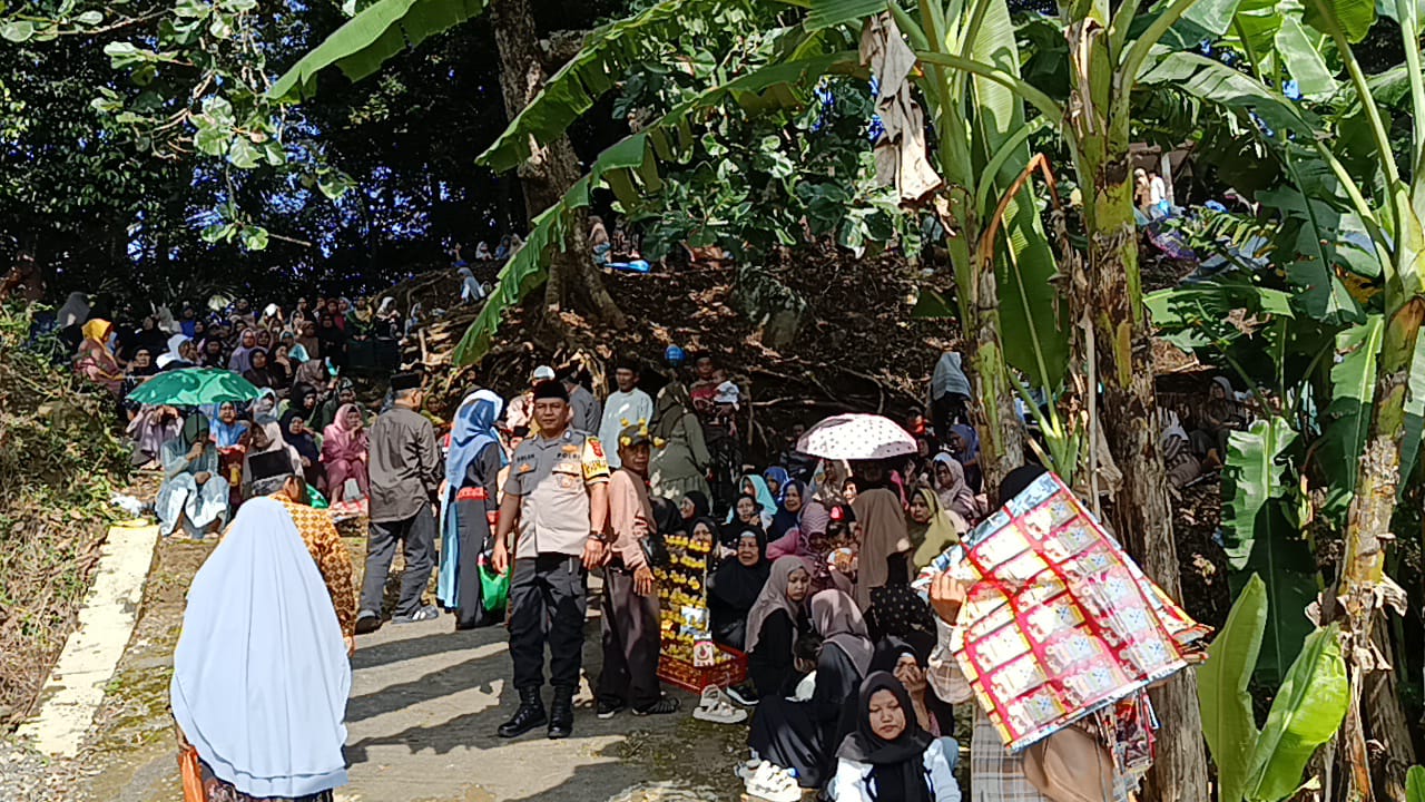 Hadiri Haul Mangkubumi, Bhabinkamtibmas Maja Pererat Tali Silaturahmi