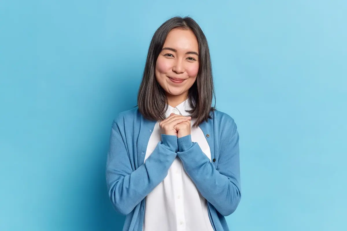 8 Ciri Kepribadian Perempuan yang Terlalu Sering Mengucapkan Maaf Menurut Perspektif Psikologi