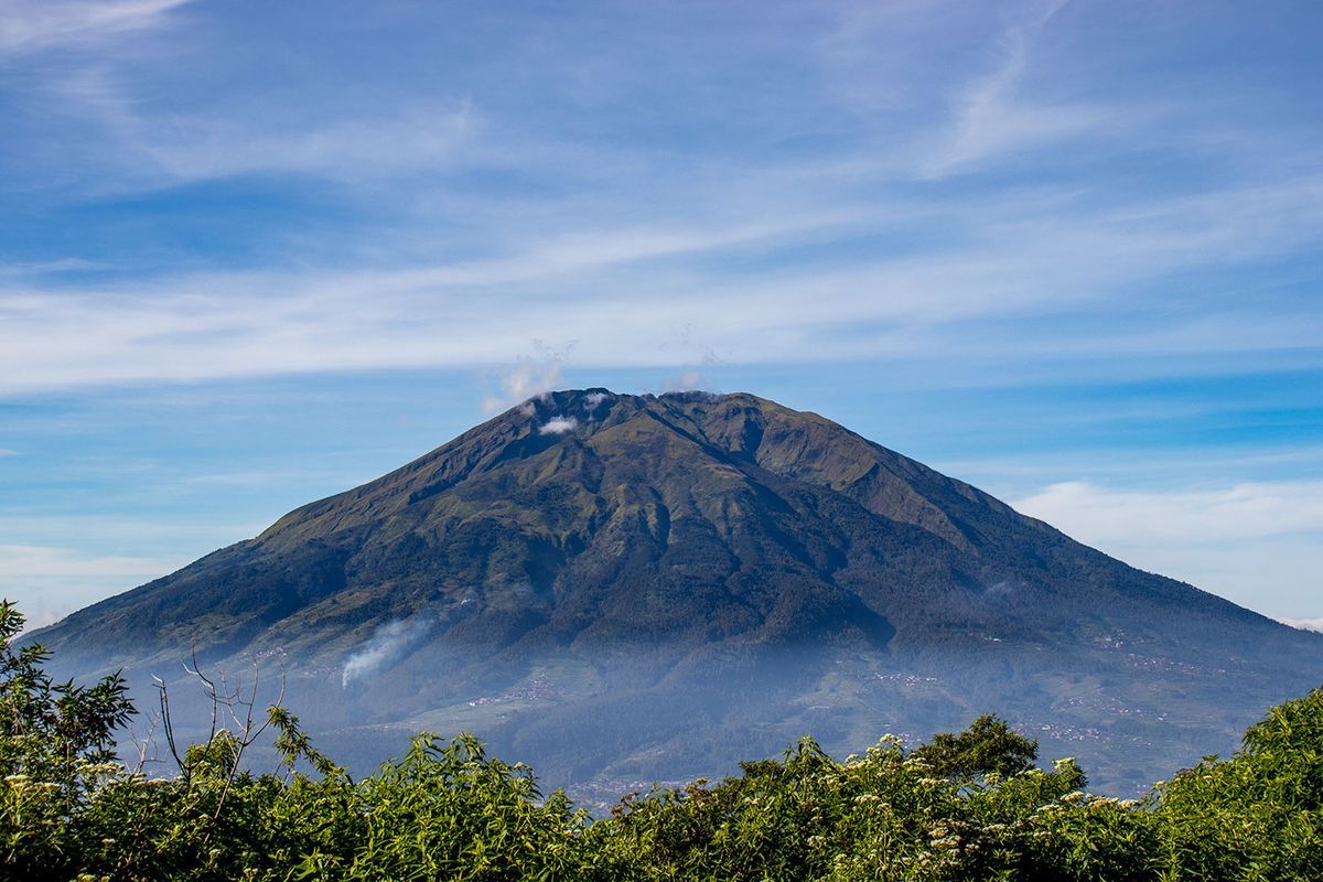 Cuaca Ekstrem Gunung Merbabu Sejak Jumat Malam, BTNGM Pastikan Jalur Pendakian Aman