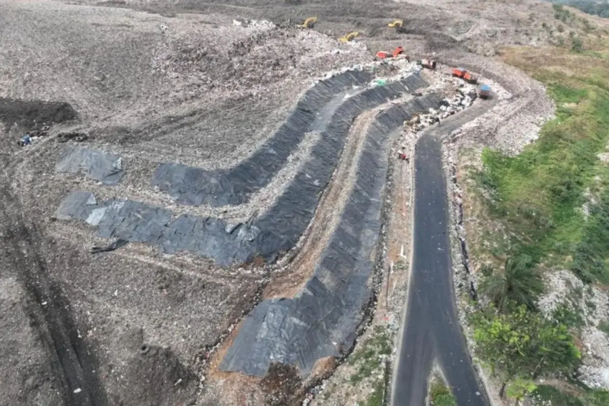 DKI Jakarta Targetkan Praktik Open Dumping di TPST Bantargebang Berakhir pada 2029