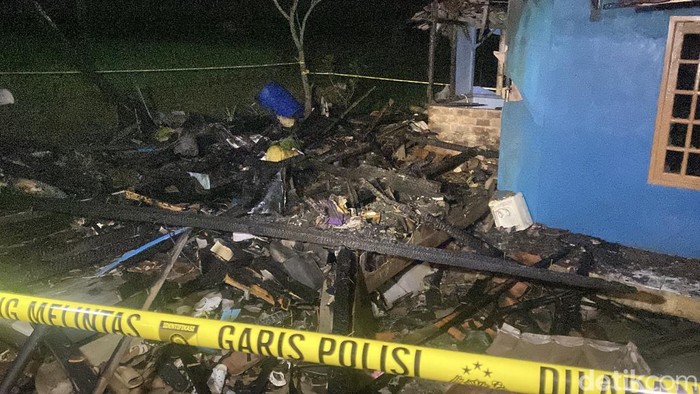 Kebakaran Rumah Panggung di Sukabumi Tewaskan Tiga Bocah Kakak Beradik, Polisi Selidiki Penyebab Api