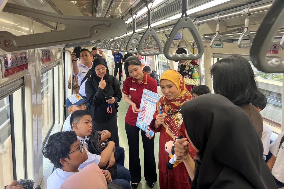 LRT Jabodebek Jadi Ruang Belajar, 50 Anak Disabilitas Diajak Mengenal Transportasi Publik Inklusif