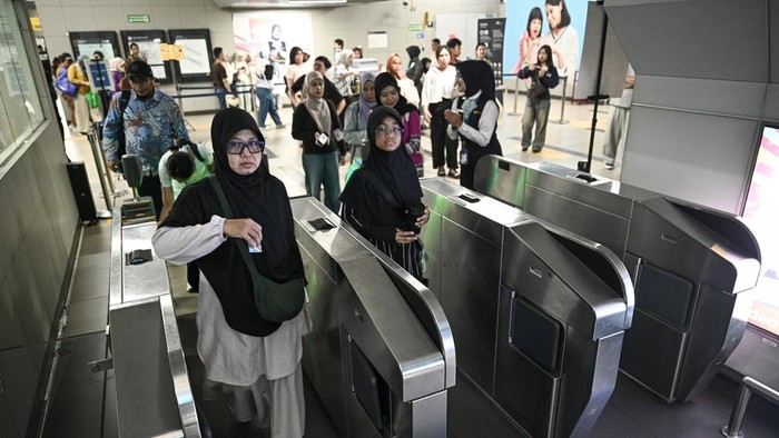 Naik MRT Jakarta Kini Bisa Tap In Pakai Kartu Kredit
