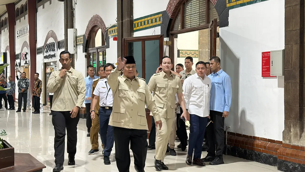 Prabowo Tegaskan Kereta Api Harus Mengutamakan Pelayanan kepada Rakyat, Bukan Sekadar Mengejar Keuntungan