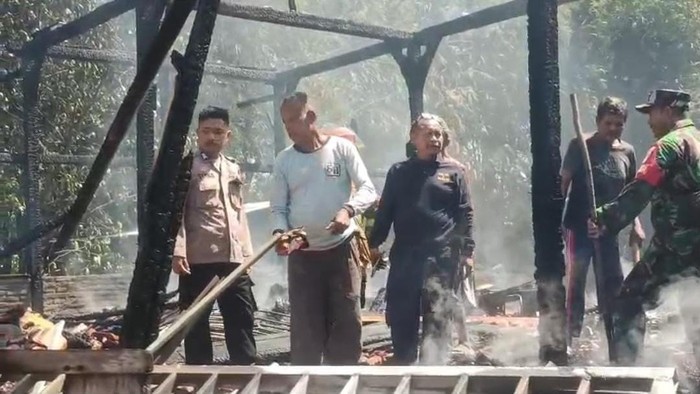 Rumah di Grobogan Ludes Terbakar, Gepokan Duit Selamat dari Kobaran Api