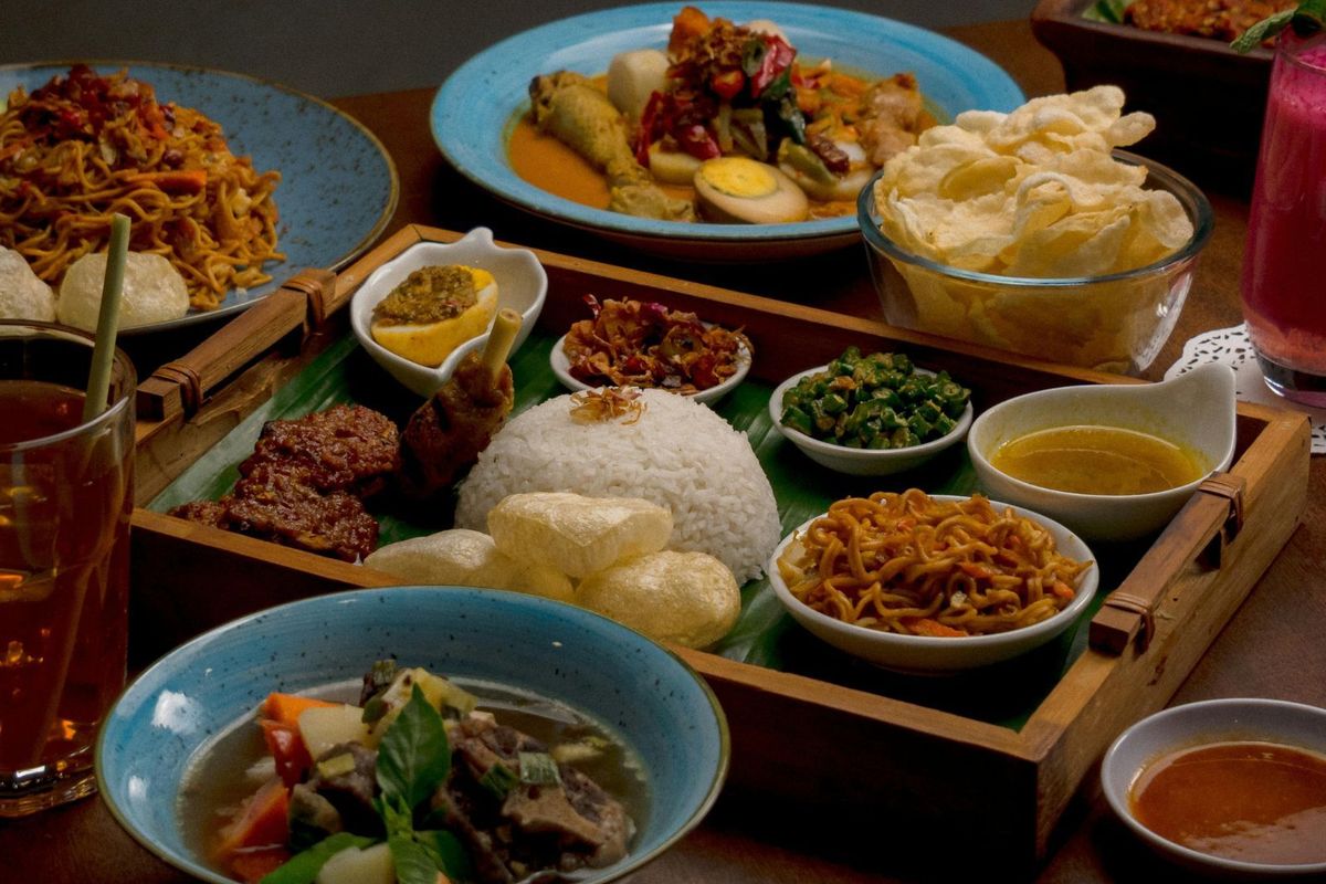 21 Masakan Indonesia Disorot Food & Wine, Ada Sate hingga Sambal
