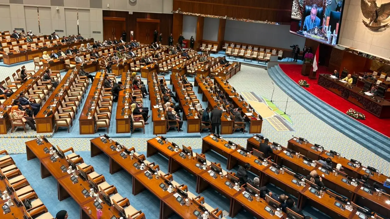 DPR Gelar Rapat Paripurna, Komisi III Sampaikan Perkembangan RUU Perampasan Aset
