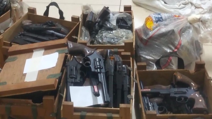 Misteri Temuan Nyaris Seribu Senjata, Narkoba, dan Barang Terlarang di Sekolah Jakarta Selatan Masih Diselidiki Polisi