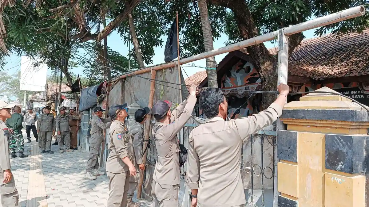 Penertiban PKL di Jalan Fatahillah Cirebon Ungkap Dugaan Pungutan Liar, Pedagang Mengaku Diminta Rp500 Ribu per Bulan