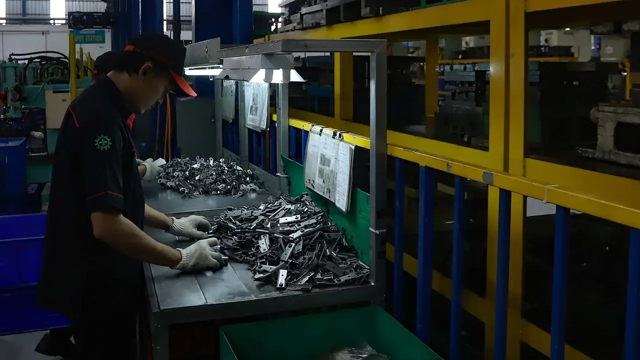 Produksi Pabrik Indonesia Kembali Meningkat Setelah Empat Bulan Mengalami Penurunan