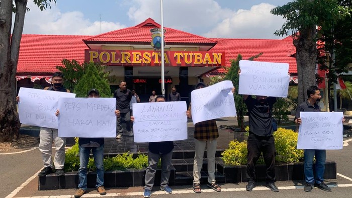 Protes Dugaan Intimidasi, Wartawan Tuban Datangi Mapolresta dan Minta Jaminan Keamanan