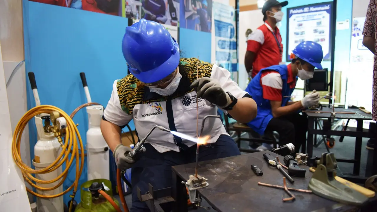 Riset Ungkap Adopsi AI dan Otomatisasi di Lini Frontline Berpotensi Tingkatkan Laba Perusahaan hingga Ratusan Miliar