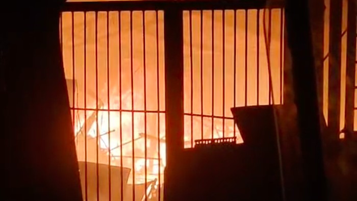 Ruko Sembako di Tangsel Kebakaran Akibat Korsleting, Kerugian Capai Rp1,2 Miliar