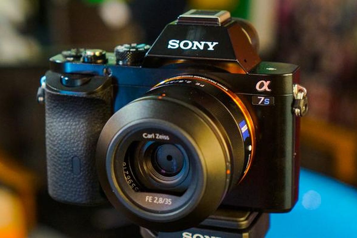 Sony Bidik Tamron, Produsen Lensa Kamera Ini Segera Diakuisisi?