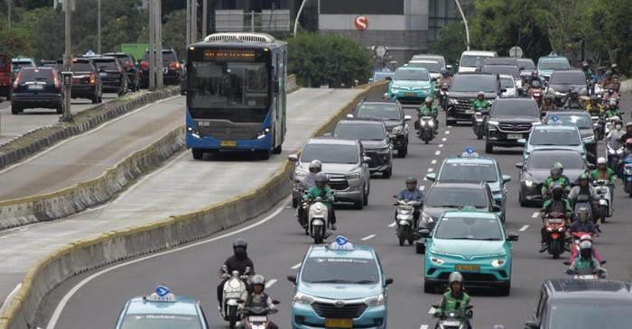 TransJakarta Sampaikan Permintaan Maaf Usai Viral Tunawisma Diturunkan dari Bus karena Keluhan Penumpang