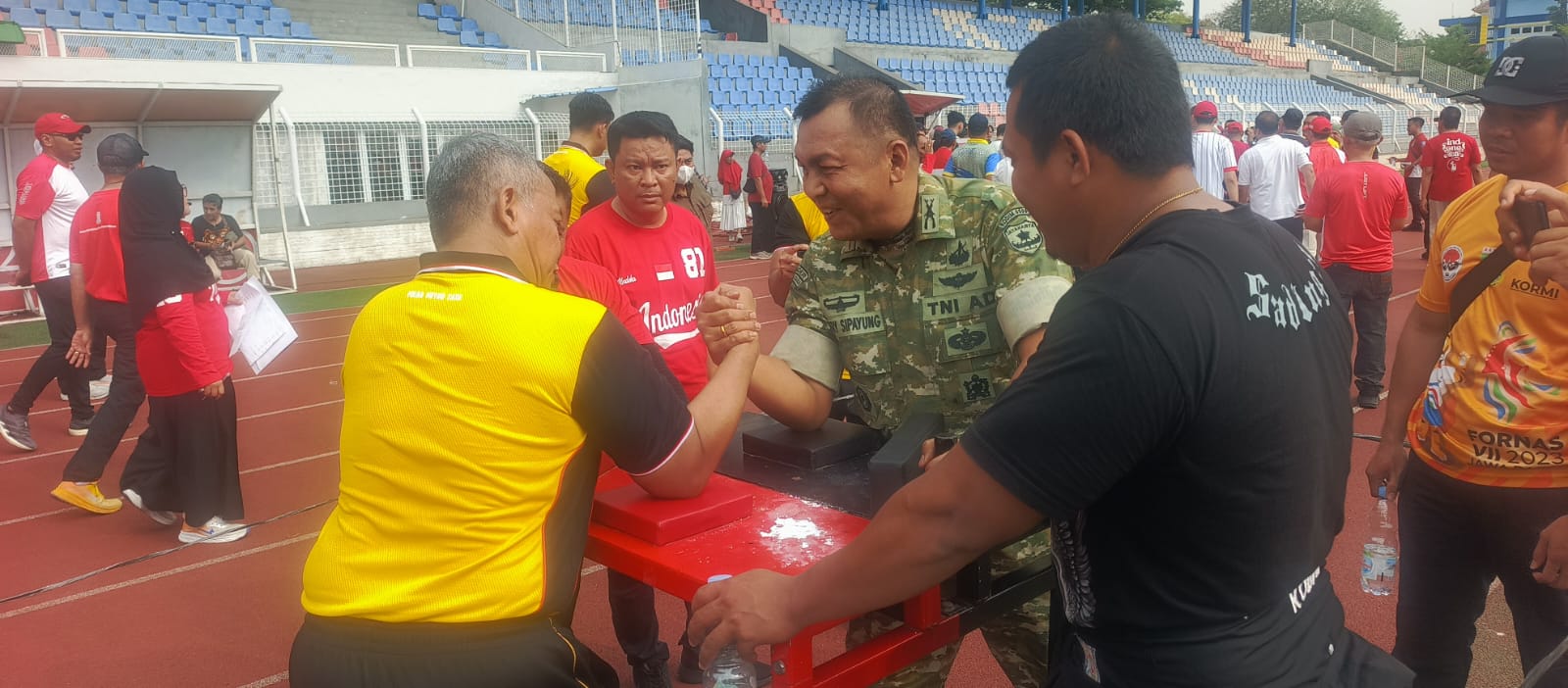 Danramil 01/Tgr Ikuti Perlombaan Tradisional Forkopimda Meriahkan HUT ke-81 RI