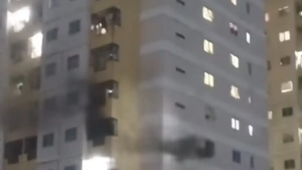 Kebakaran Apartemen Teluk Intan Jakut Diduga Dipicu Korsleting Listrik, 53 Penghuni Berhasil Dievakuasi