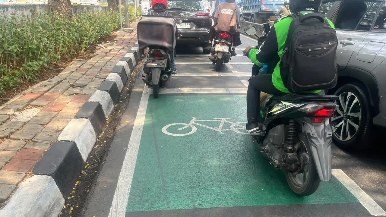 Mengayuh di Jakarta, Mencari Ruang yang Aman bagi Pesepeda