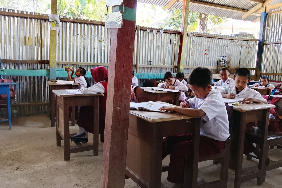 Potret SD Mirip “Kandang Ayam” di Gowa, Siswa Kelas 1-6 Digabung
