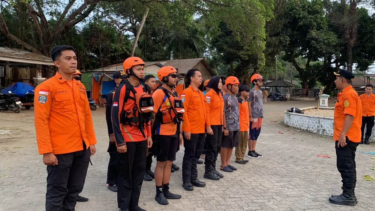 Tim SAR Perluas Pencarian Delapan Orang yang Hilang Kontak di Selat Sunda