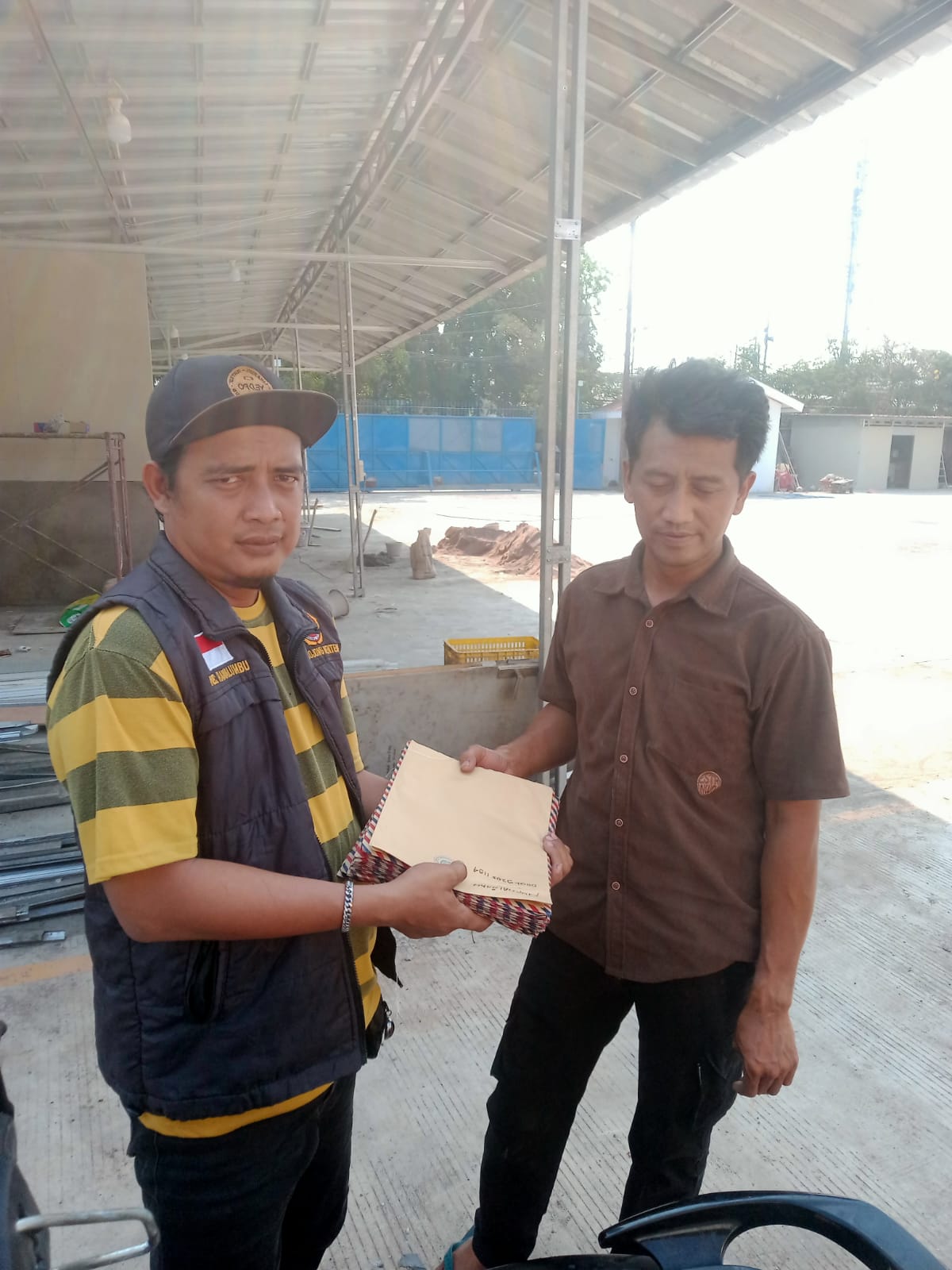 Karang Taruna Kelurahan Bojong Menteng menunjukkan peran nyatanya dalam membantu mengurangi pengangguran di lingkungan sekitar.