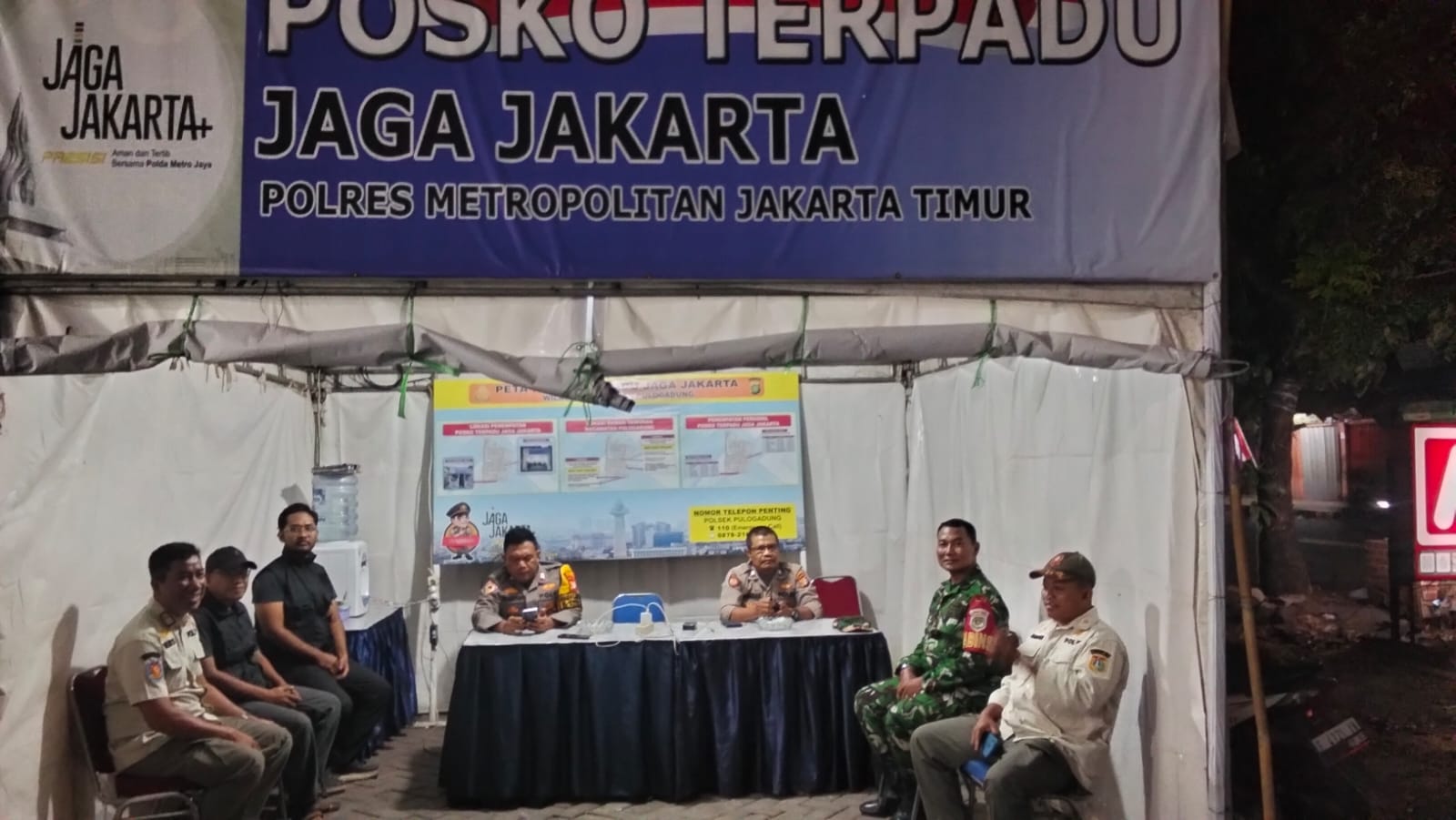 Cegah Gangguan Kamtibmas Di Malam Minggu, Koramil 04/Pulogadung Gelar Patroli Bersama Komduk