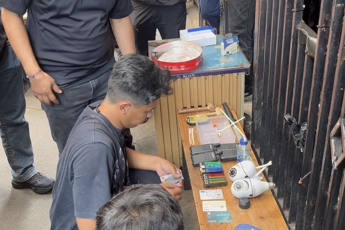 Kampung Boncos Kembali Digerebek, Polisi Sita Alat Isap hingga Senjata Tajam