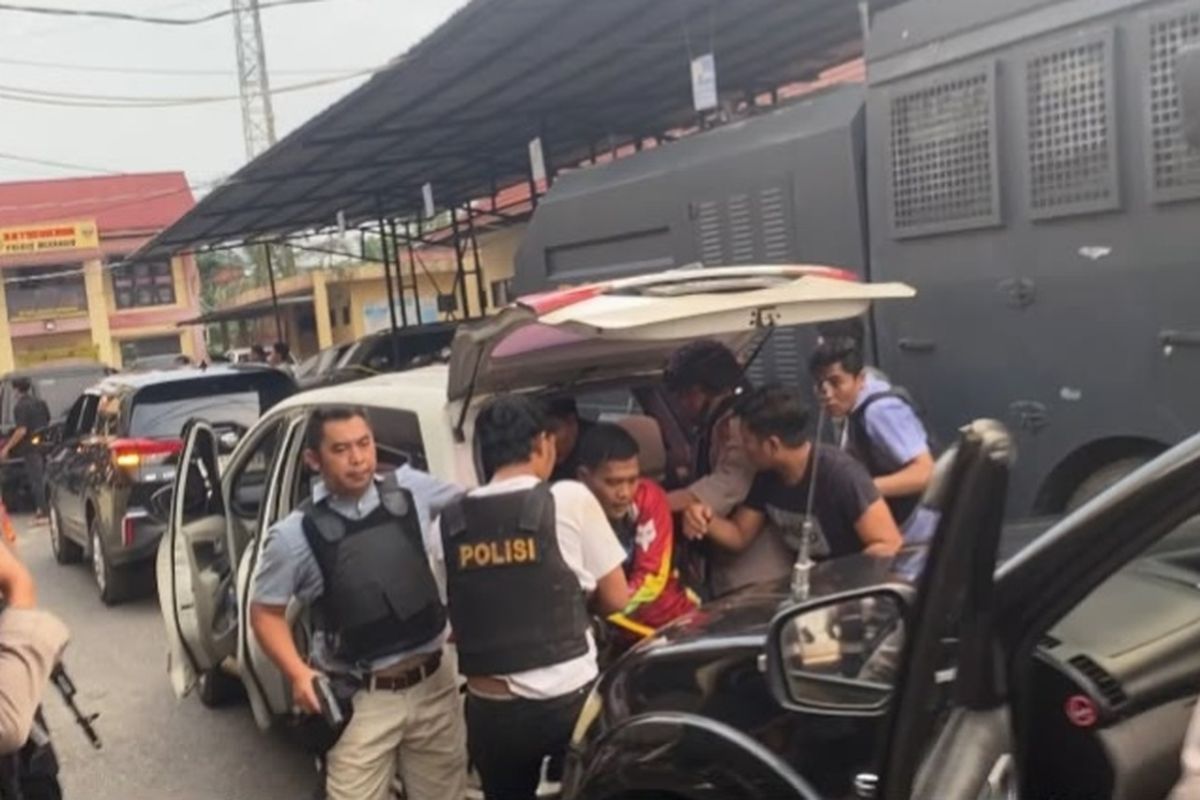 8 Orang Ditangkap Usai Penyerangan Mapolres Merangin, Polisi Sita Senjata Api Rakitan