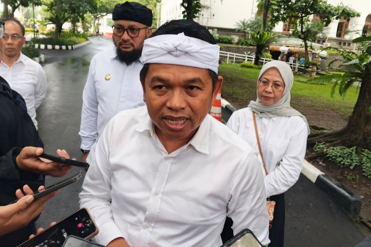 Duduk Perkara Warga Ciamis Alihkan Rombongan Dedi Mulyadi ke Jalan Rusak