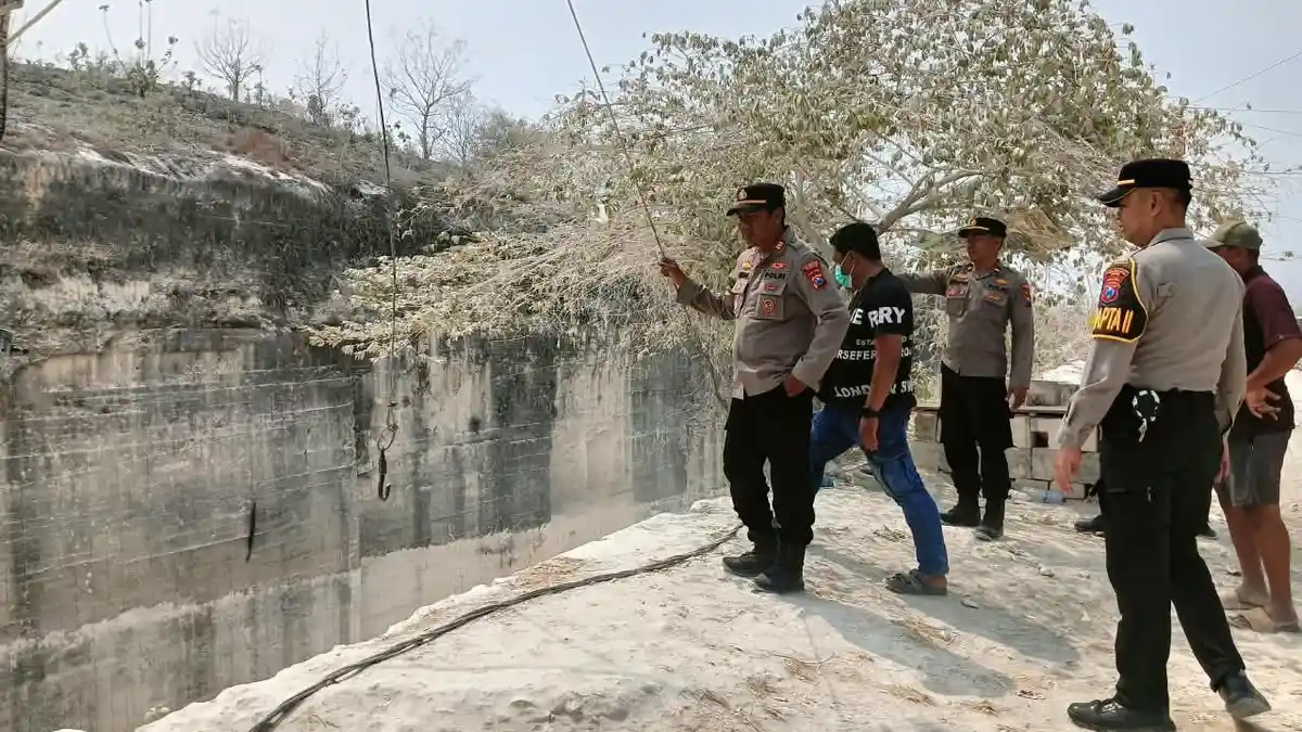 Pekerja Tambang Batu Kumbung di Tuban Tewas Usai Terjatuh dari Ketinggian 15 Meter