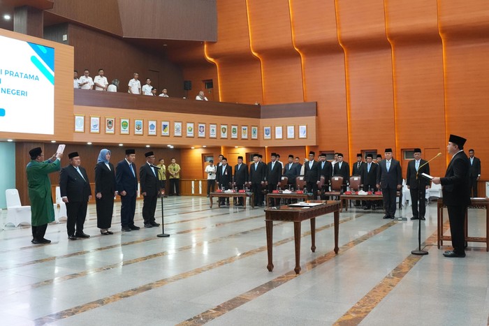 Lantik Pejabat Baru, Sekjen Kemendagri Tekankan Evaluasi Kinerja dan Target yang Terukur