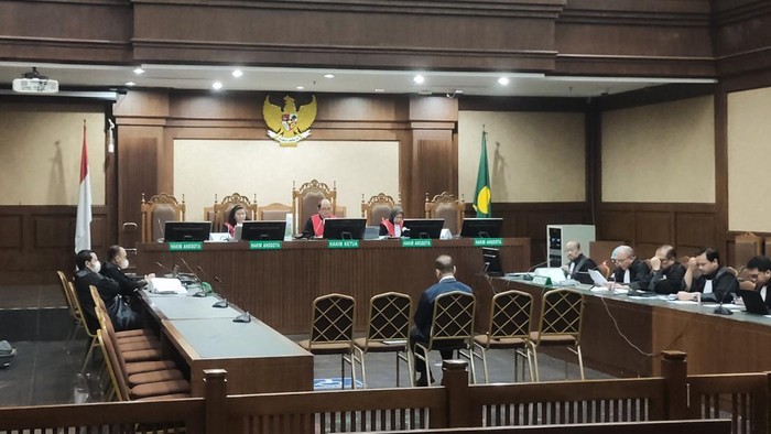 Rizal Bantah Terima Rp14 Miliar dari Bos Blueray Cargo, Sebut Kesaksian di Persidangan Tidak Benar