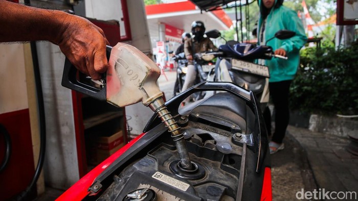 Viral Bayar Pertalite Rp100 Ribu, Pengisian Hanya Rp80 Ribu, Operator SPBU Bintaro Dipecat