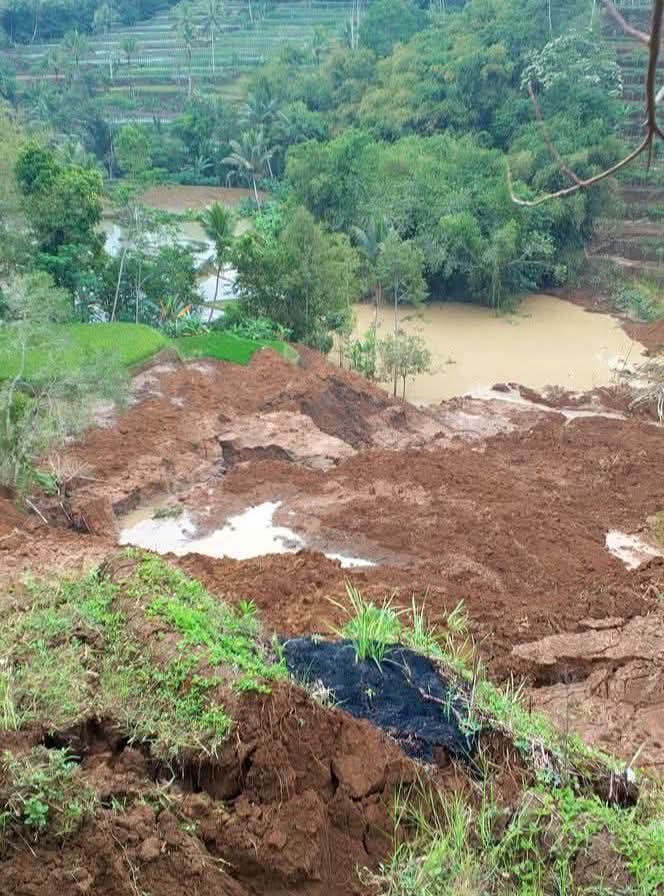 Bencana tanah longsor akibat hujan deras dilaporkan melanda wilayah Kecamatan Cigalontang, Kabupaten Tasikmalaya pada akhir Oktober 2026.