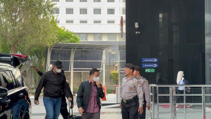 Daftar Kendaraan Bupati Klaten Hamenang Wajar Ismoyo, Total Nilai Aset Garasi Rp 565 Juta