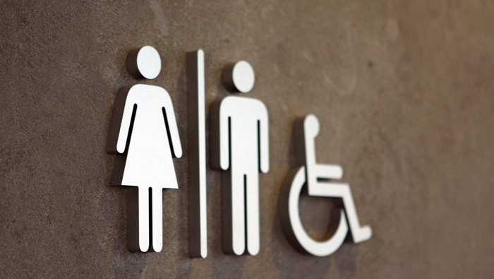 Pria Diduga Intip Pengunjung Lain di Toilet Mal Bekasi, Video Aksinya Viral di Media Sosial