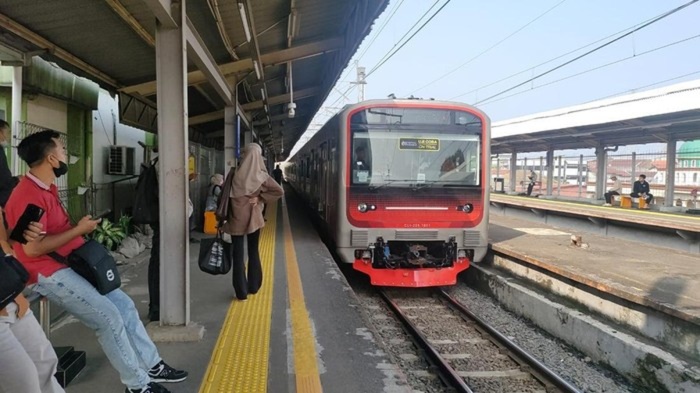 Dua Rangkaian KRL Buatan INKA Alami Gangguan, Lima Perjalanan Bogor dan Cikarang Dibatalkan